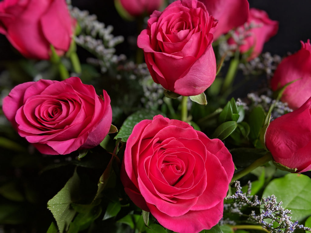 52 Stalks Pink Rose Fresh Flower Bouquet With Crown & Fairy Lights –  missbeccafloralsg